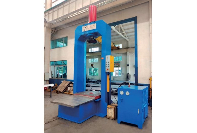 YD35系列龙门式压装液压机