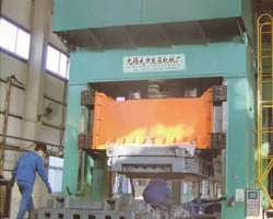 龙门式钢板较平液压机供应商 龙门式钢板较平液压机供应商